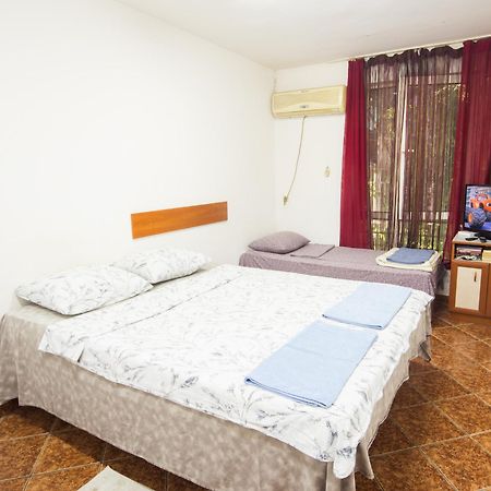 Center - Basic Flat - 10 Min To The Beach Apartamento Burgas Exterior foto