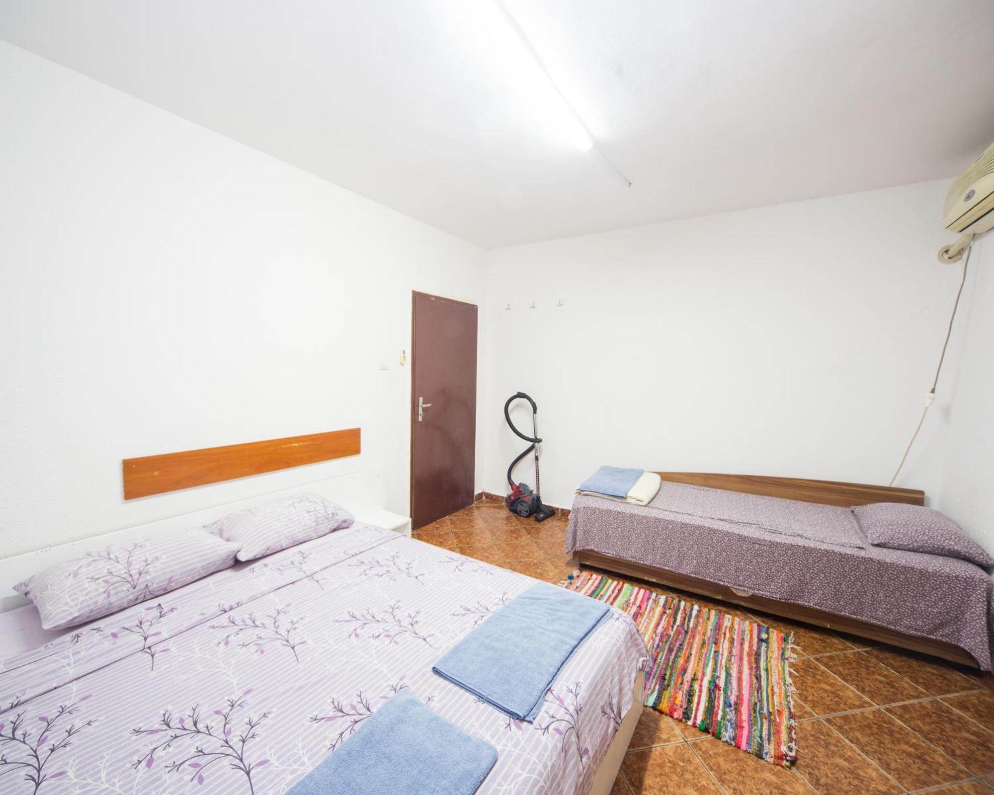 Center - Basic Flat - 10 Min To The Beach Apartamento Burgas Exterior foto
